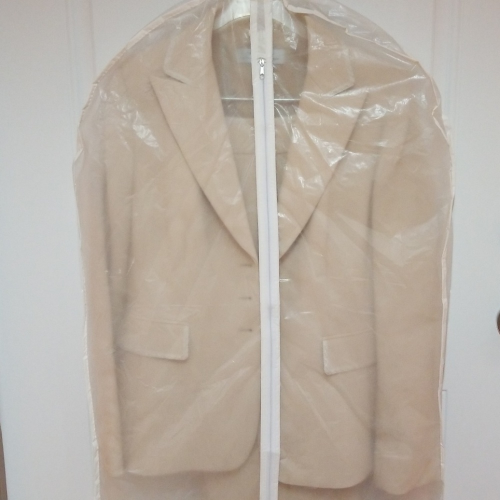 Tahari Arthur Levine womens suit